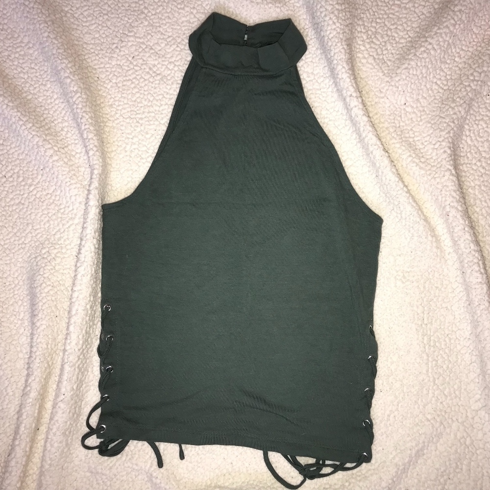 ✌🏻Charlotte Russe side lace up shirt